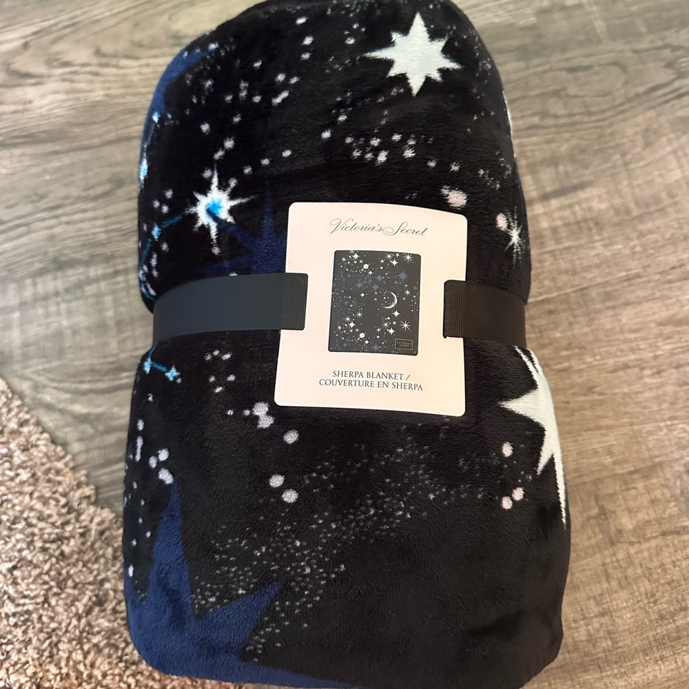 Victoria’s Secret Sherpa Blanket 50”x60” NWT